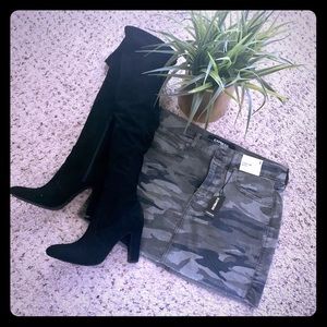 Express Camo Skirt, NWT, Cute with heels or boots.